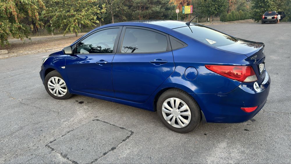 Hyundai Accent 2011 автомат 1.4