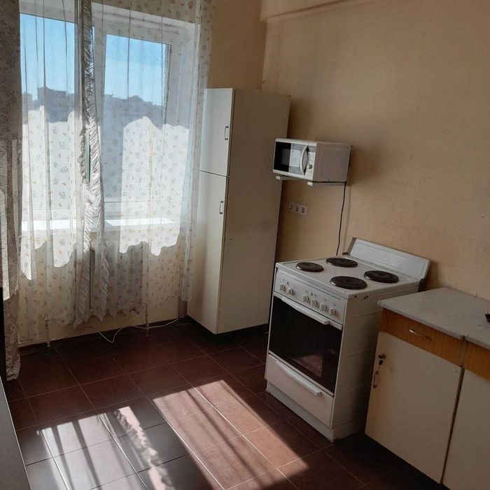 Продається 1 кімнатна. М. Бровари, вул. Грушевського, 7. Без комісії