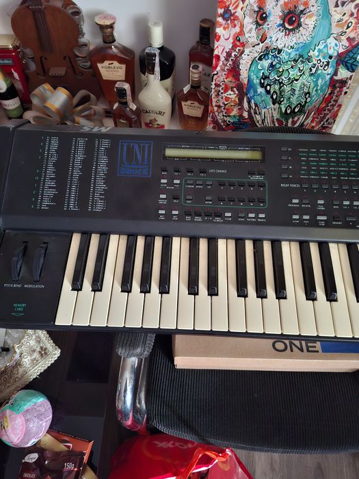 Продам синтезатор SOLTON