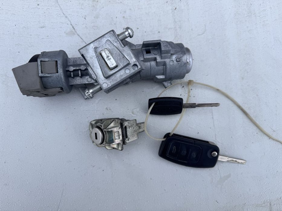 Замок зажигания с ключами комплект FORD C-Max MK1 (07-10)