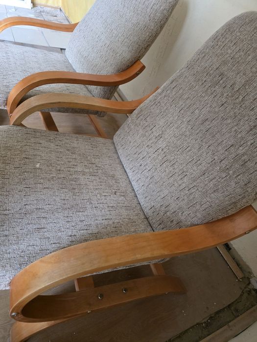 2 fotele bujane typu Poang