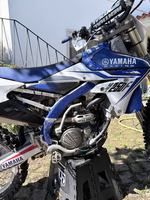 Yzf 250 matriculada