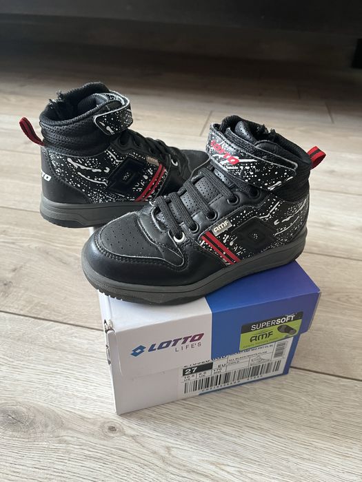 Дитячі ботінки фірми Lotto
