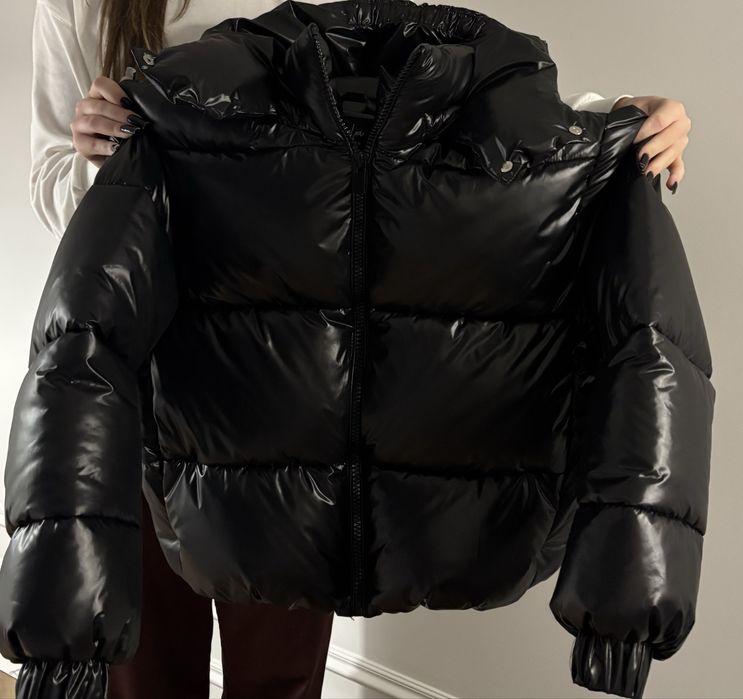 Нова курточка,чорного кольору