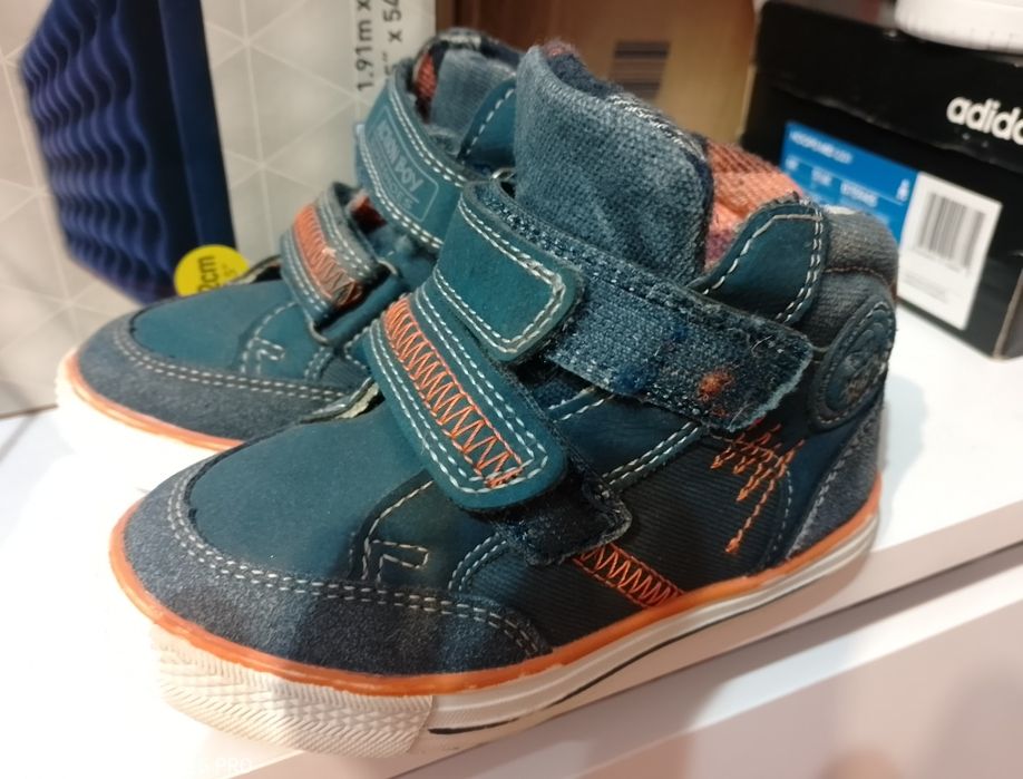 Buty dziecięce Action Boy r.25 jesień/wiosna