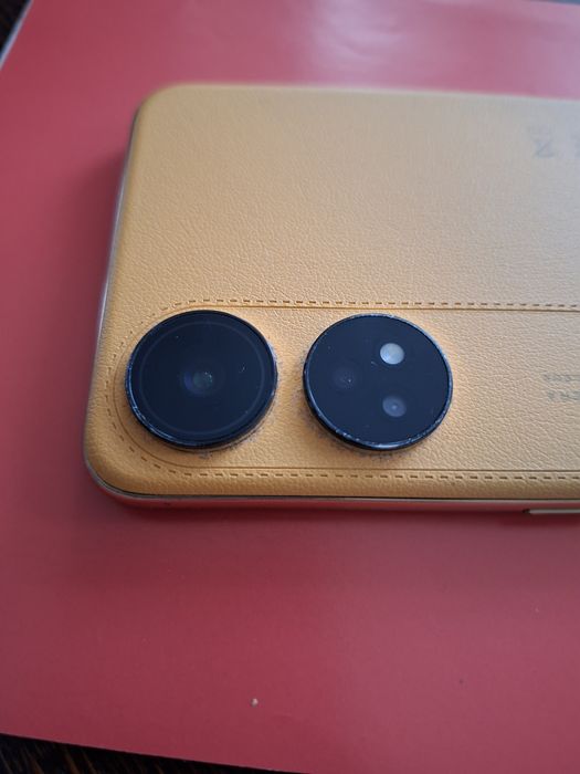 Oppo  Reno  8T pomarańczowa skóra
