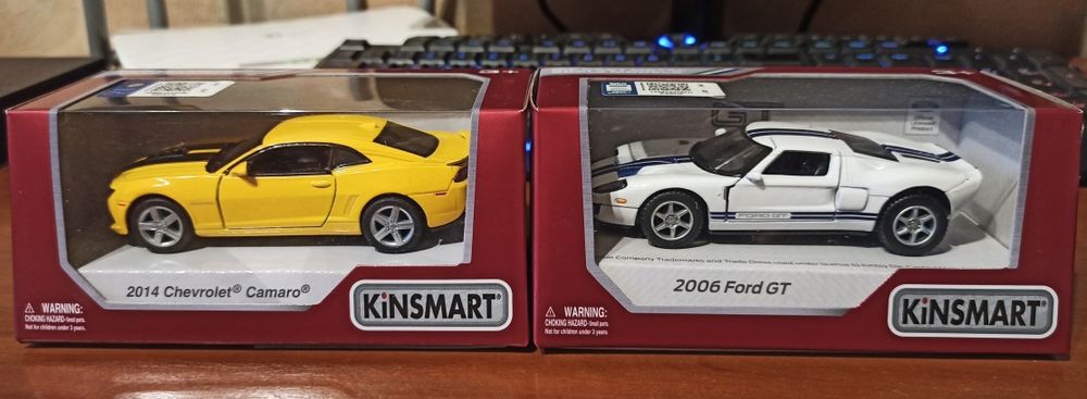 Продам коллекционные машинки Kinsmart