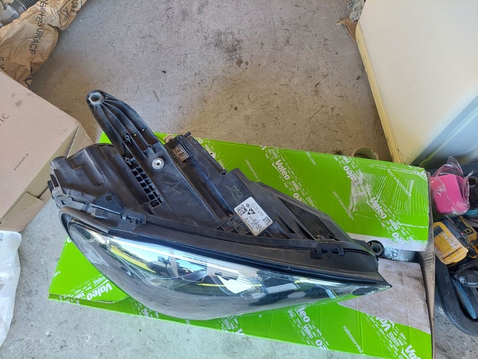 Mercedes Gle lampa przód prawa