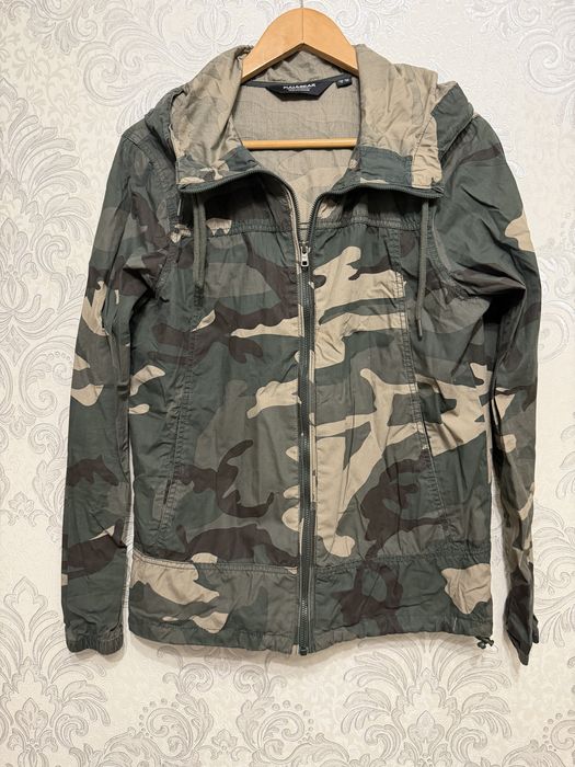 Чоловіча вітровка Pull&bear