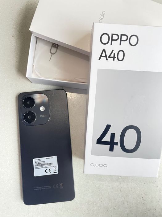 OPPO A40  в коробці,