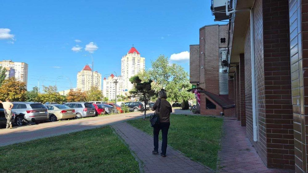 комерційнє приміщення ст.м.Мінська