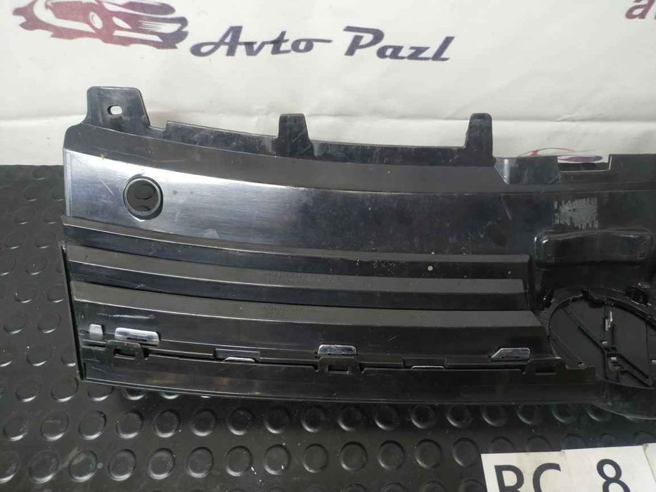 VAG Polo 10- решітка радіатора  RC0837 6C0853653A