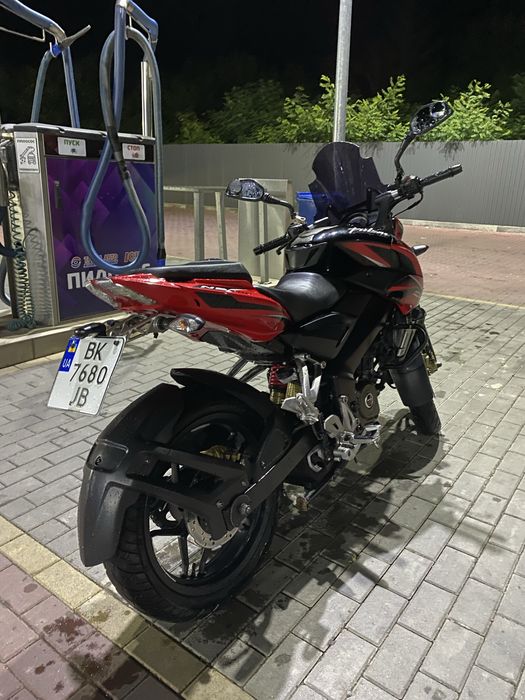 Продам мотоцикоол Bajaj Pulsar ns 200 , у чудовому стані !!!