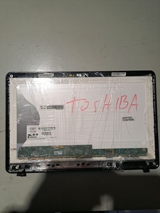 Vendo dois display de 15 6  para  sony vaio Também compatível com Toshiba .