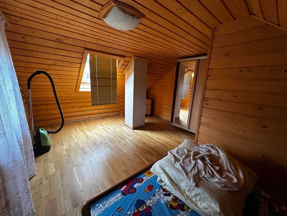 Продається дачний будинок в с. Ганичі