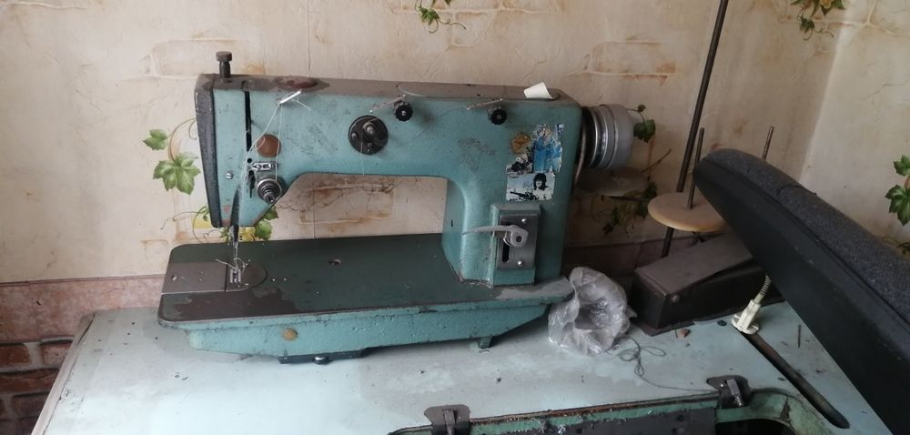 Продам Промышленную Швейную машину. Прямострочка 1022М