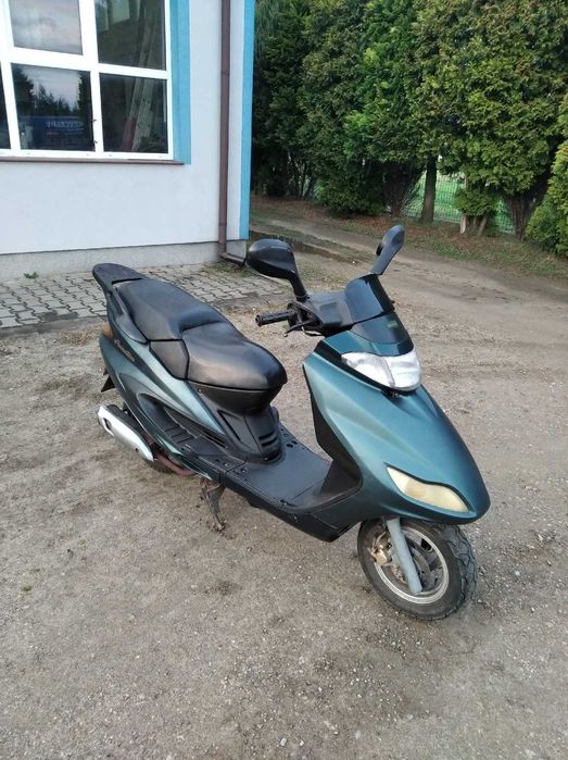 Sprzedam skuter 4t 150-Italiet Millenium