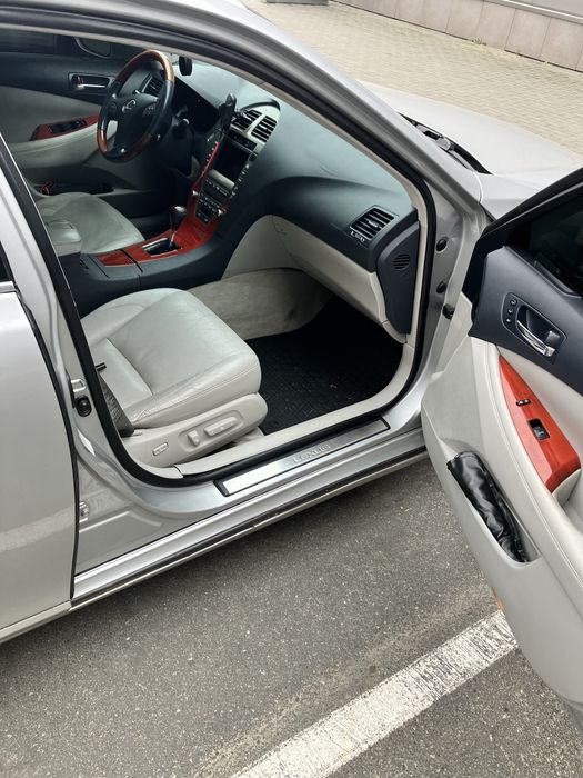 Lexus ES 350 газ-бензин