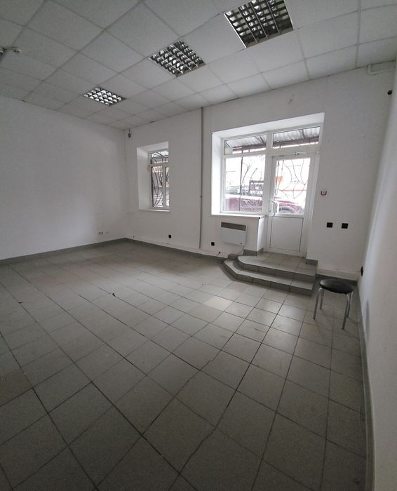 Центр. Приміщення вільного призначення .