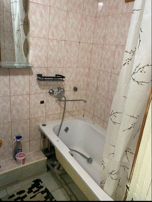 Судам однокомнатную квартиру