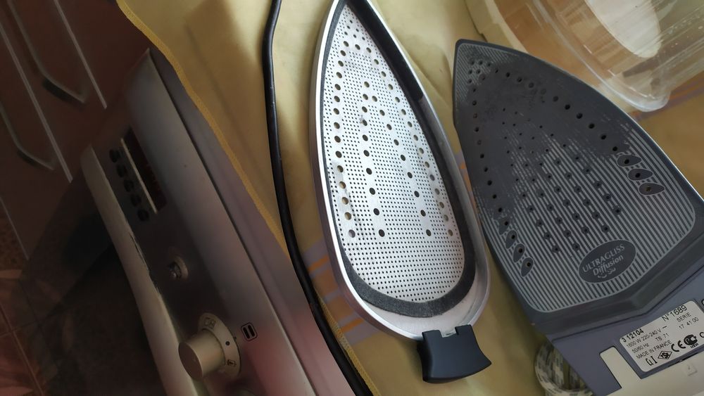 Утюг TEFAL c подставкой