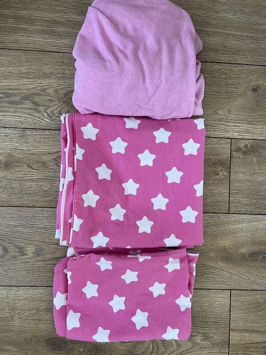 Komplet pościeli dziecięcej – 2 zestawy + prześcieradła + wypełnienie