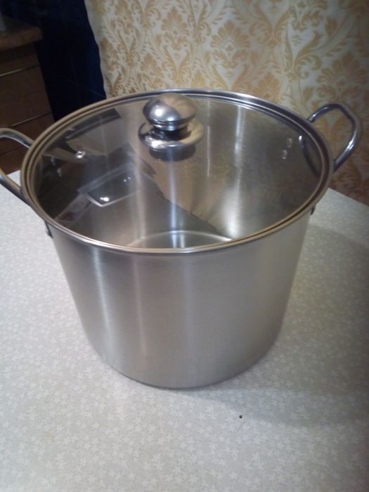 Кастрюли из нержавеющей стали новые