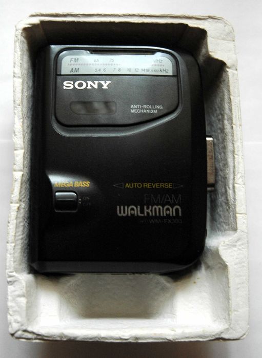 Касетний плеєр Sony Walkman WM-FX303 (неробочий, під реставрацію)