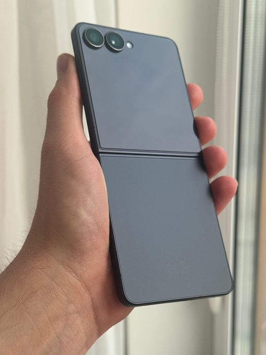 Samsung Galaxy Z Flip7 |  256 GB | Idealny stan | 100% bateria