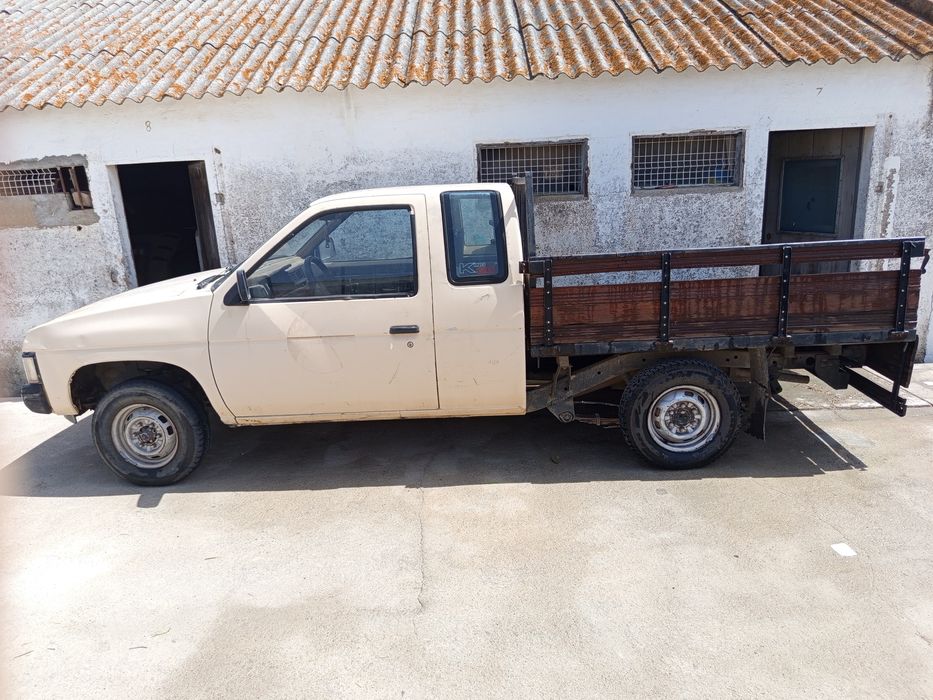 Carrinha de caixa aberta Nissan King cab