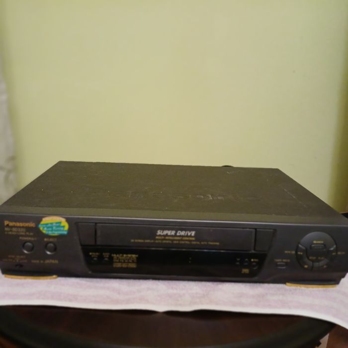 Відеомагнітофон Panasonic