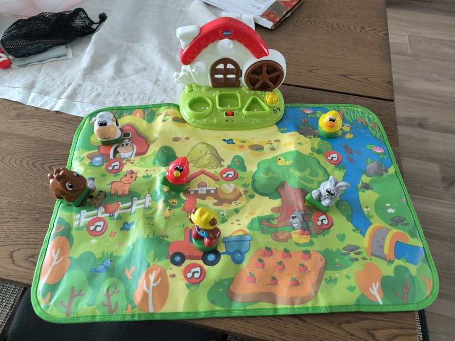 Chicco Tapete Quinta Interativa Bilingue com caixa