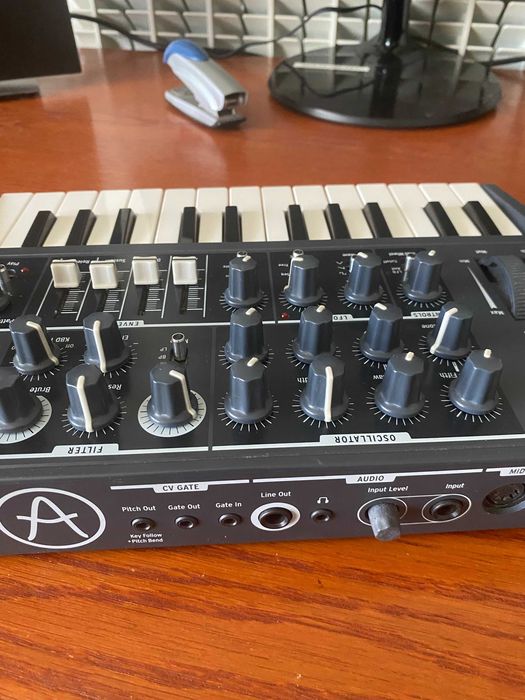 Arturia Microbrute