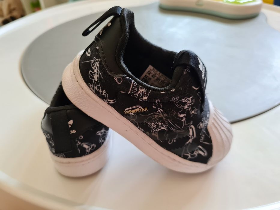 Ténis Adidas Disney