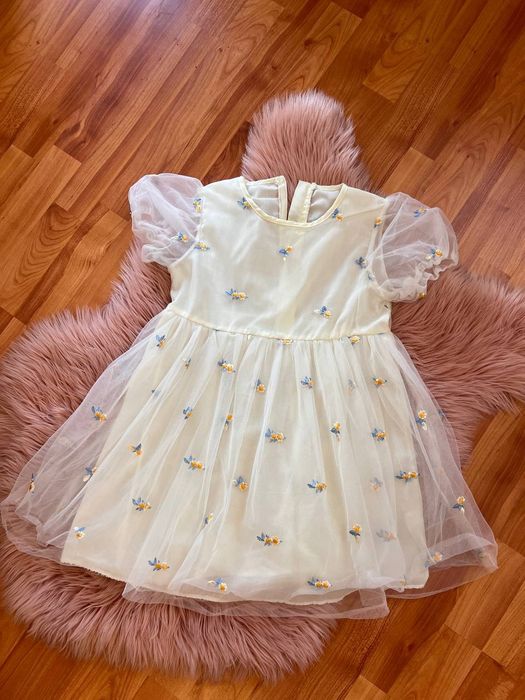 Святкові сукні сестрам 1,4,7 років плаття family look