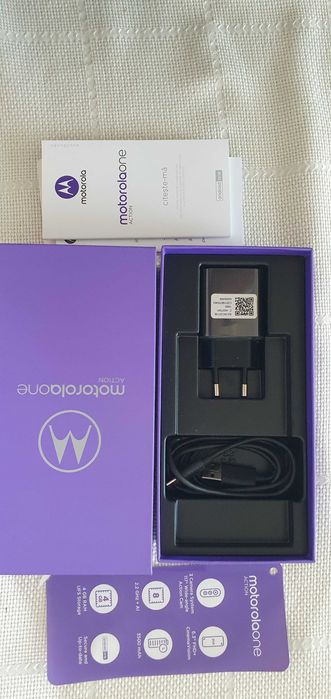 Smartfon Motorola One Action XT 2013-2- komplet w oryginalnym pudełku