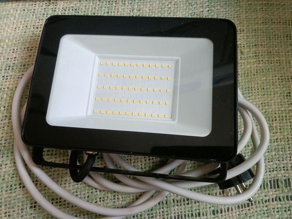 Lampa LED warsztatowa/budowlana