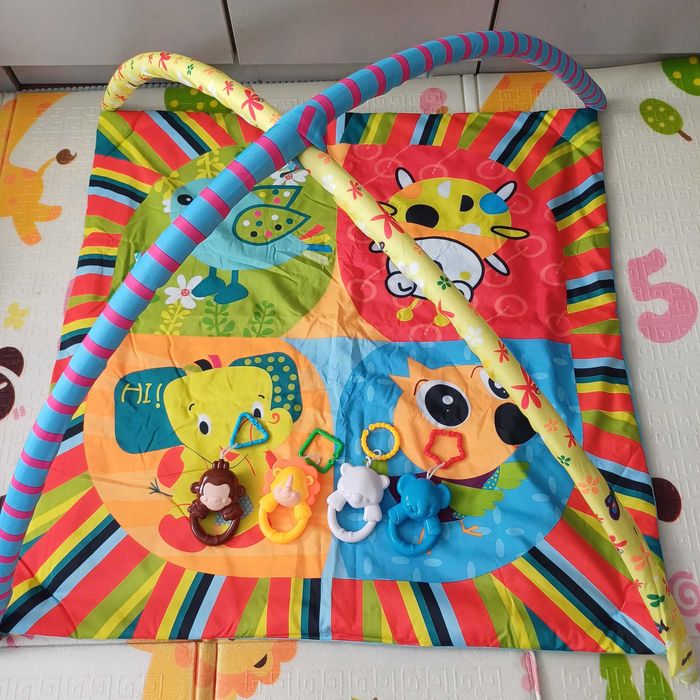 Розвивальний килимок Lindo з підвісними іграшками, від 6 місяців