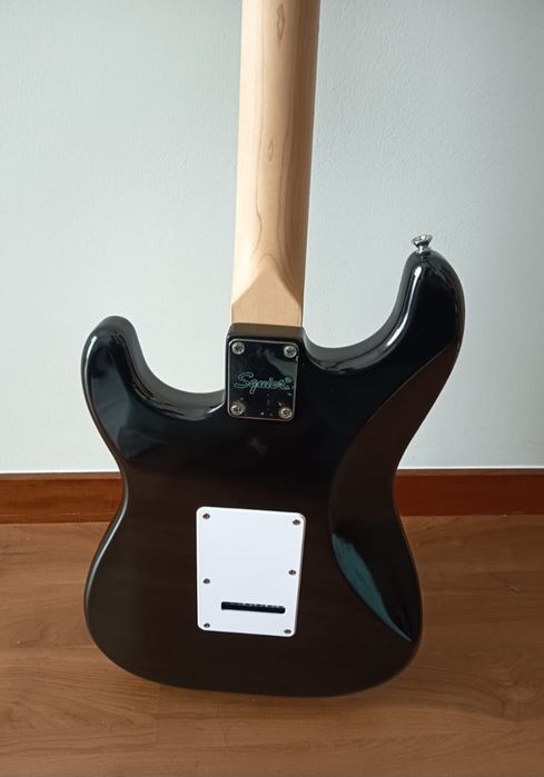 Guitarra Fender Squier stratocaster
Guitarra em ótimo estado, alguns m
