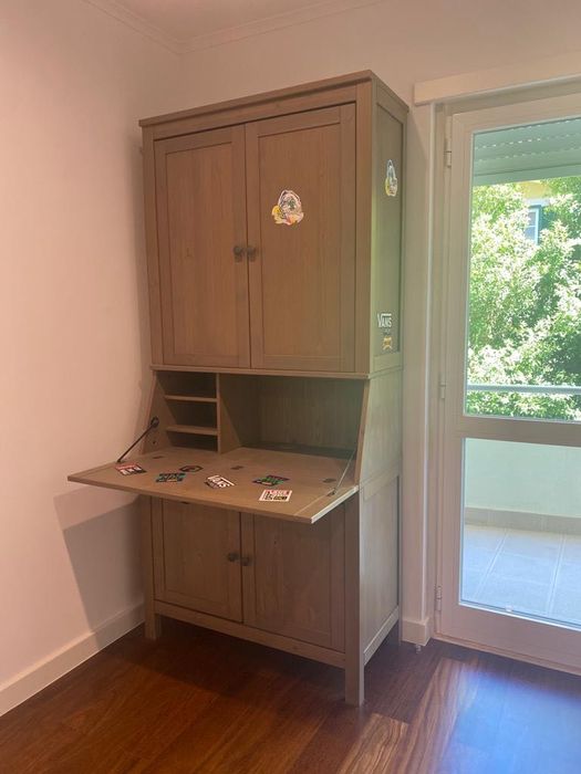 Secretária com armário