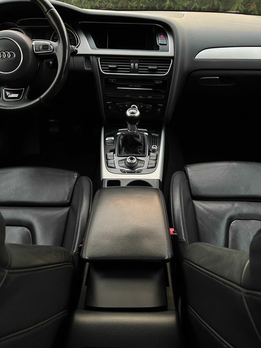 Audi A4 Avant 2.0TDI 177CV Full S-Line (Interior/Exterior)
