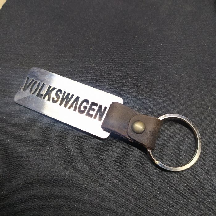 Брелок с маркой автомобиля