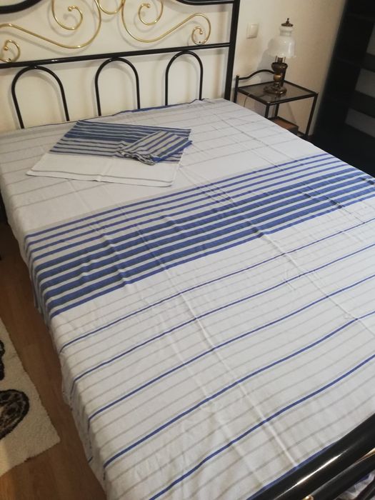 Capa de edredão azul e cinza