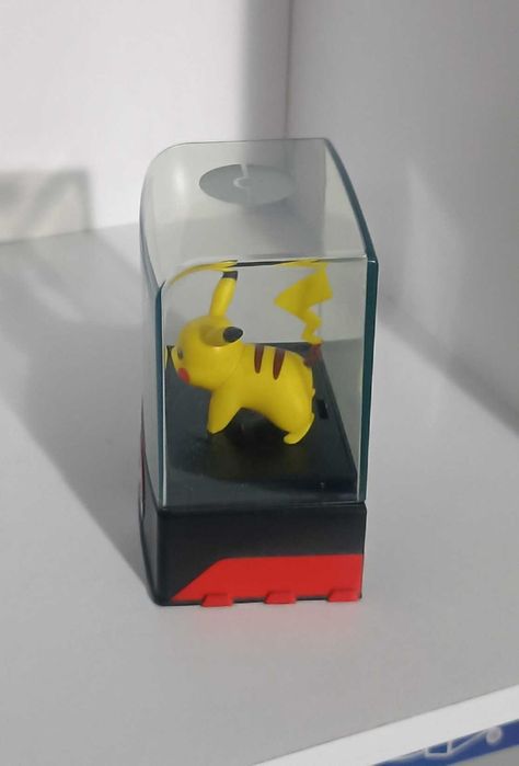 Pokémon Pikachu With Case WCT Nintendo Bandai