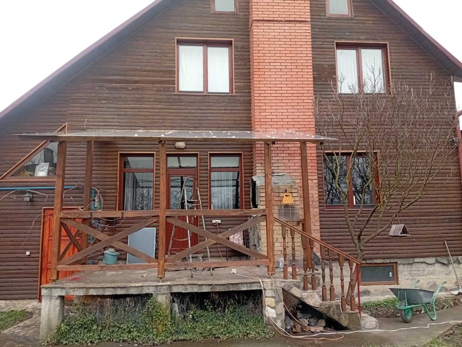 Здам будинок 290м.кв. в Чернівцях в районі Ленківців