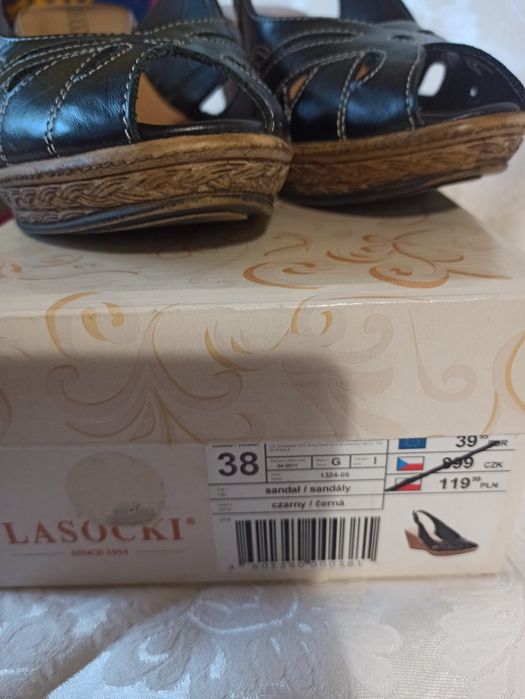 Buty damskie na koturnie, rozm. 38