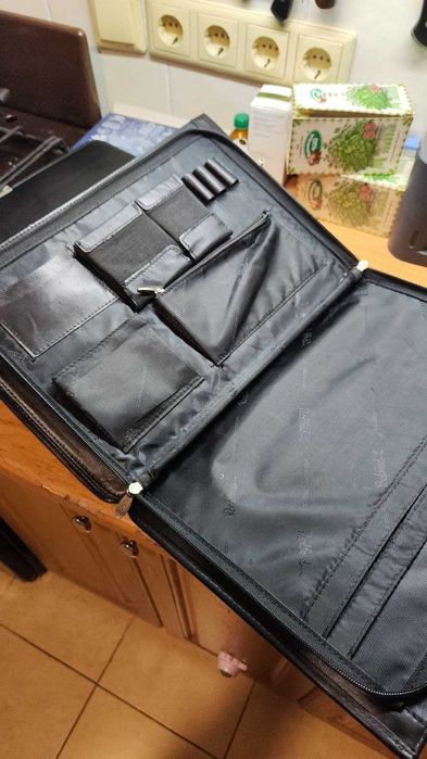 Деловая сумка/портфель студенту, офисному сотруднику, на каждый день