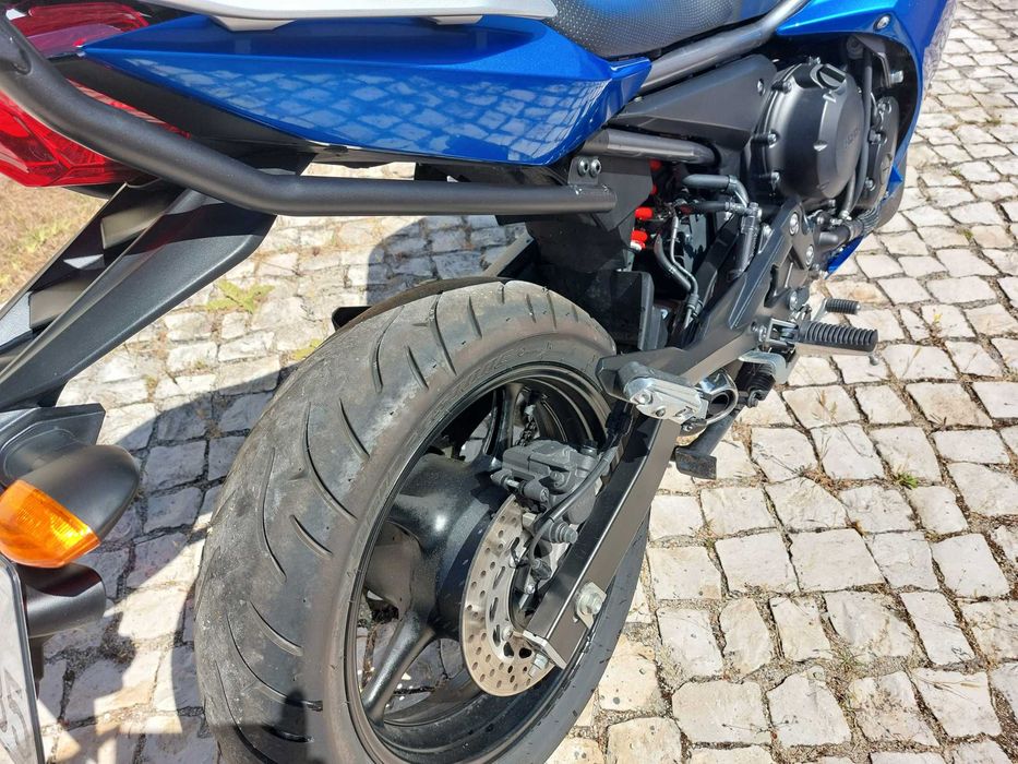 Vendo Yamaha XJ6 Diversion FA 600, ABS, de 2010, apenas 12.400 Km
