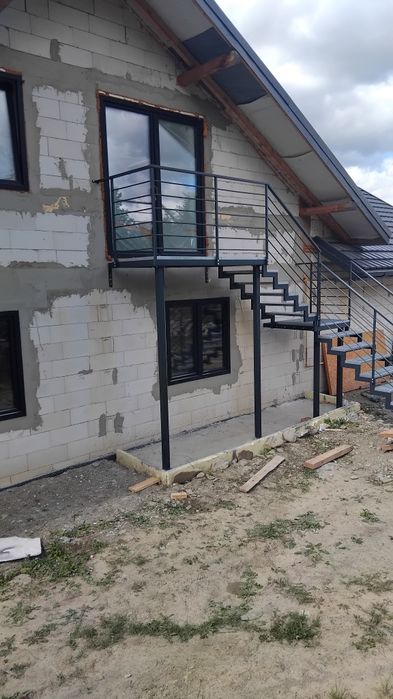 Schody metalowe zewnętrzne