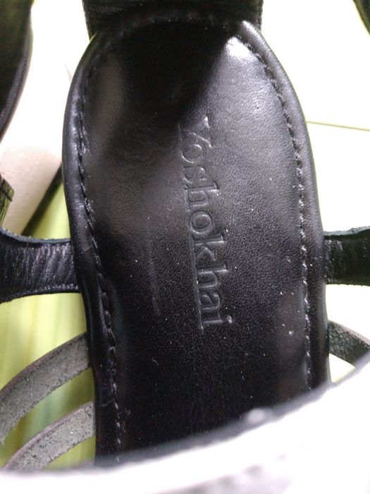 Продам спортивні босоніжки